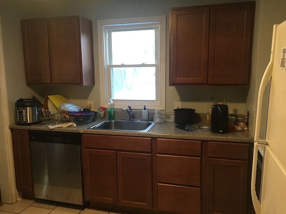 4 bed, 2050 sqft, $2,000 — Photo 4