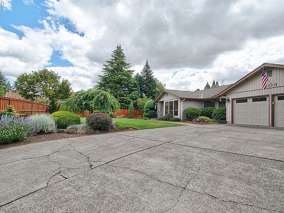 3rd image of 1110 NW Sunnywood Ct