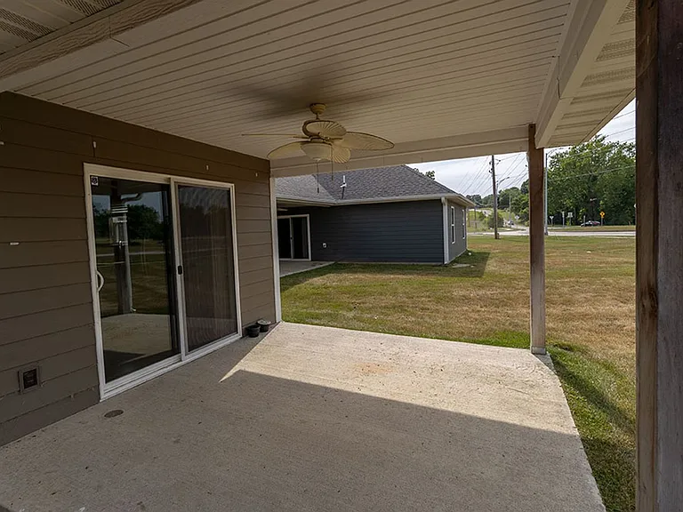 2807 Amberwood Ct — Photo 35