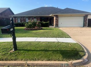 1356 NW 7th Pl, Moore, OK 73170