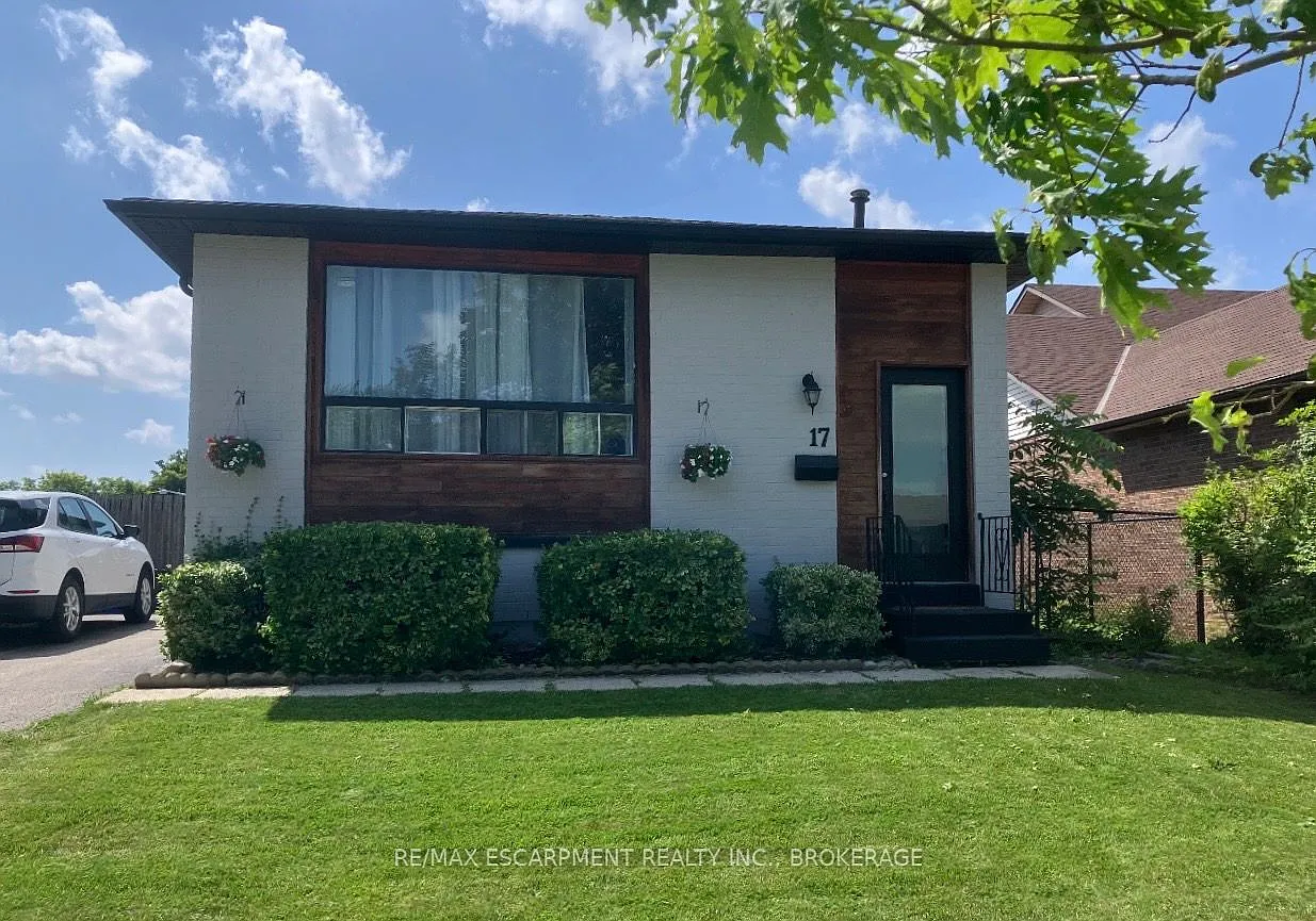 3 bed, $2,500 — Photo 1