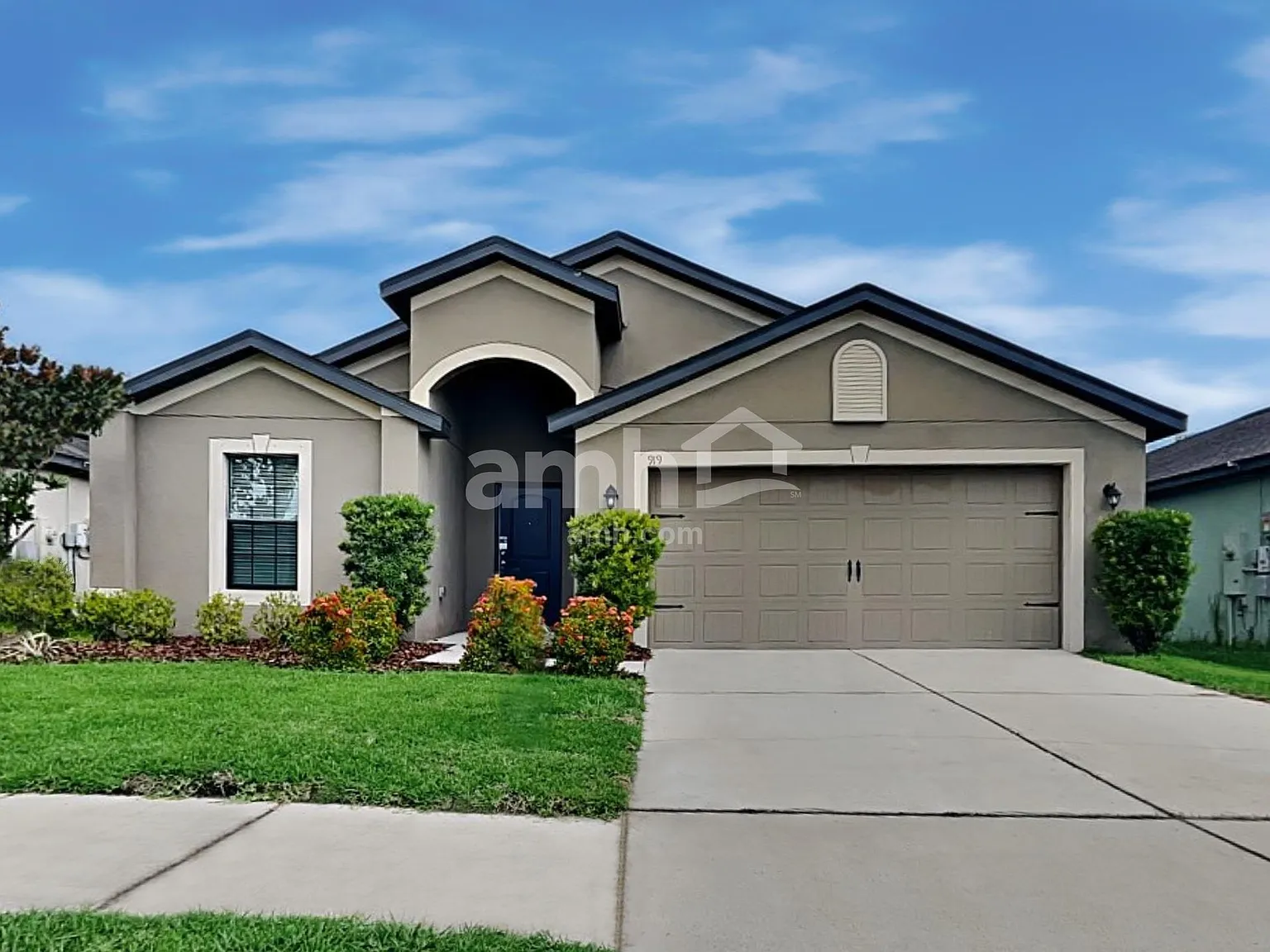 4 bed, 2.0 bath, 1851 sqft, $2,225 — Photo 1