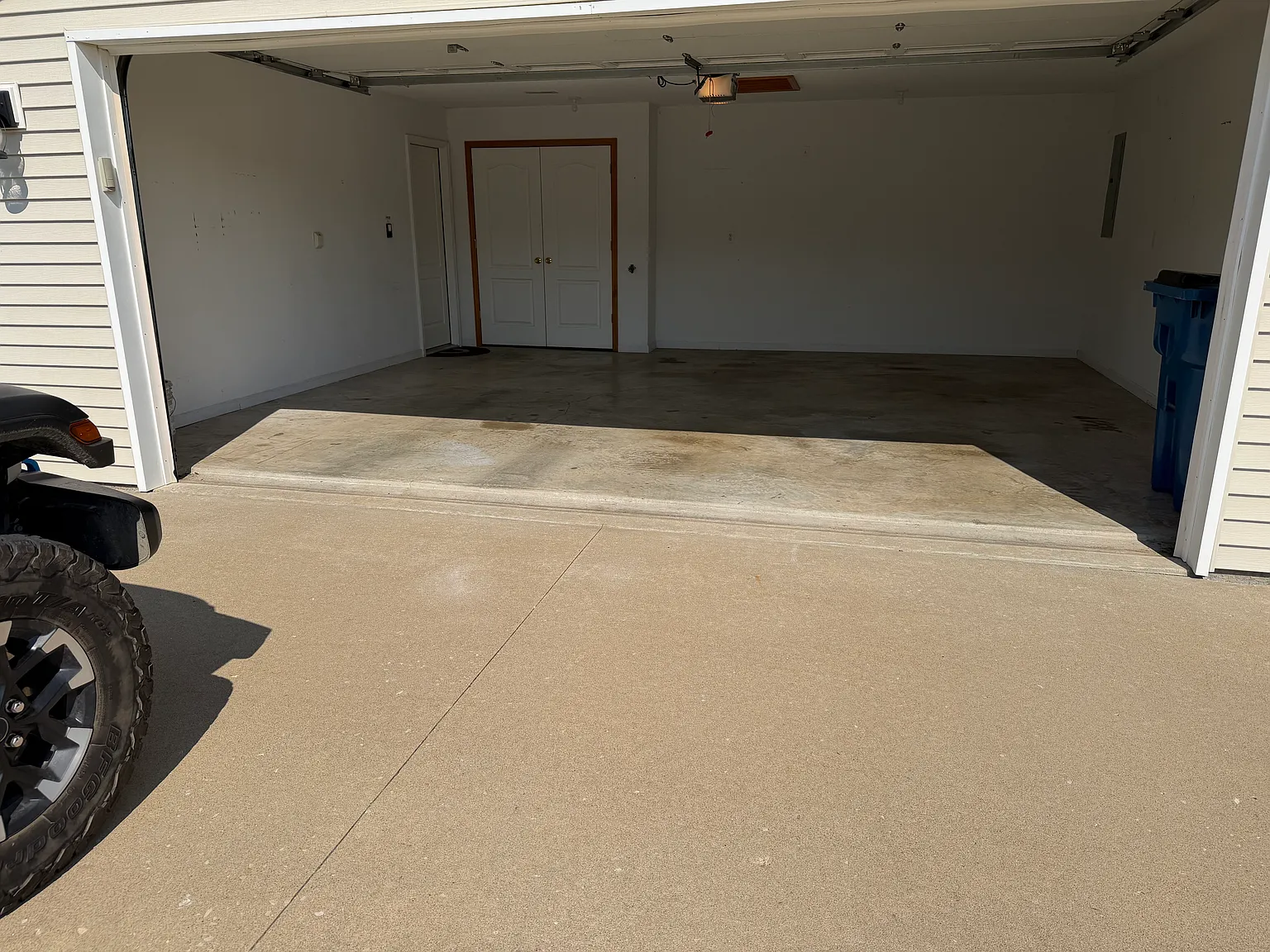 3 bed, 1438 sqft, $2,200 — Photo 3