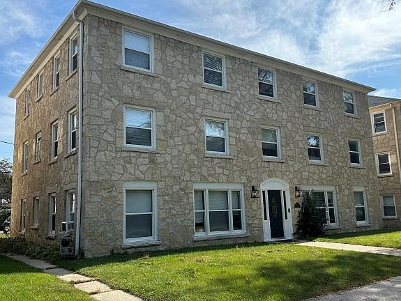 2nd image of 4348 N Wilson Dr #20947367