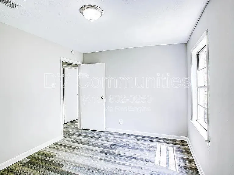 1118 Madison Ave — Photo 18