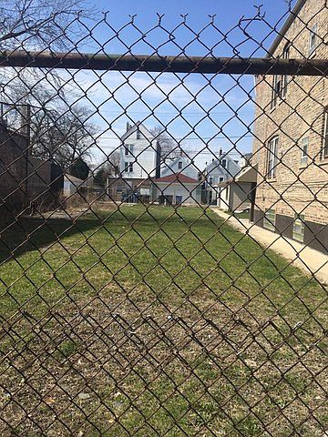 1st image of 2752 S Christiana Ave