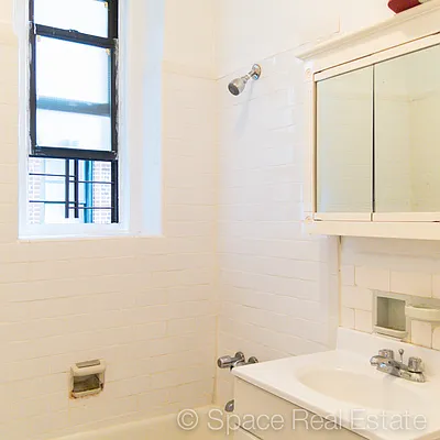 Rented by Space Real Estate | media 2