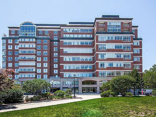 197 8th St APT 616, Charlestown, MA 02129