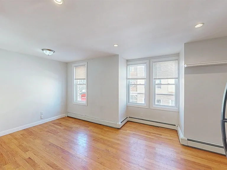 67 Marion St #2 — Photo 10