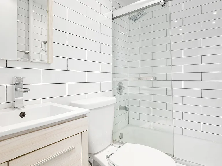 456 W 22nd St #1B — Photo 9