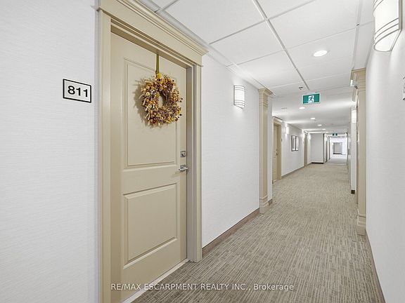 4th image of 2486 Old Bronte Rd #Penthouse 811