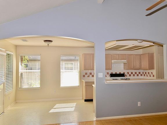 4th image of 3318 Foursome Ln