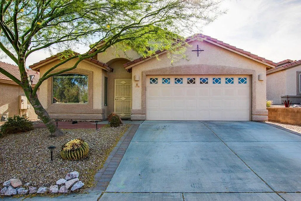 4 bed, 1873 sqft, $1,975 — Photo 1