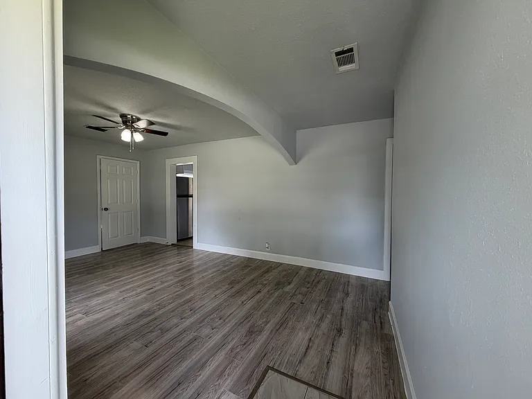 201 E Palm St — Photo 3