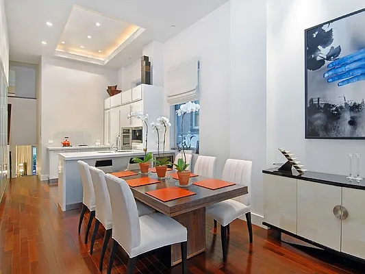 Sold by Sotheby's International Realty | media 22