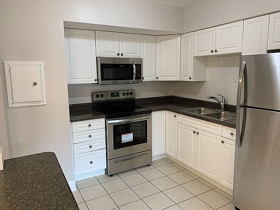 2nd image of 1754 E Oakton St APT 202