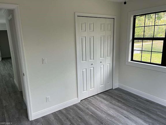5th image of 360 Desoto BLVD S