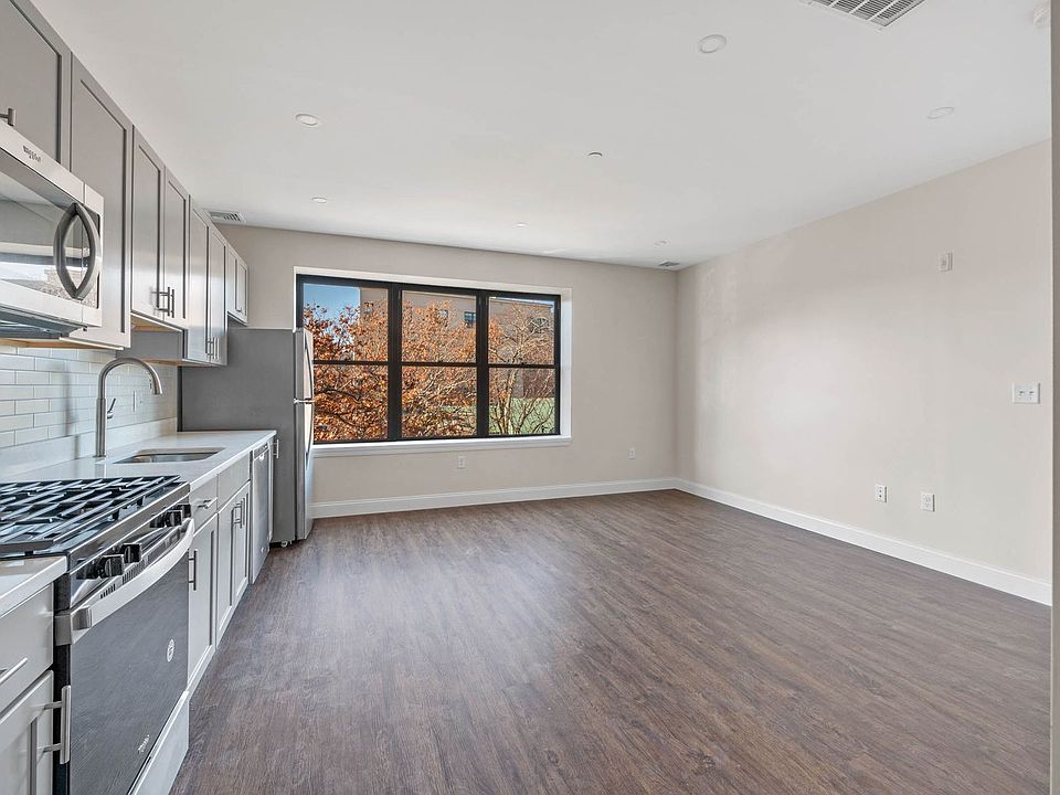 1st image of 14-22 New Derby St #206