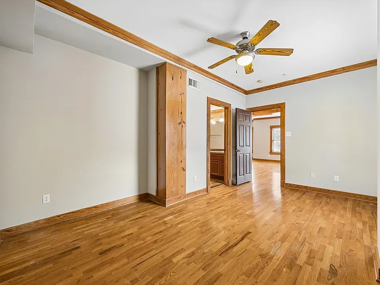 215 W Norma St #302 — Photo 25