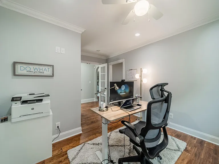 3147 Windsor Dr — Photo 16