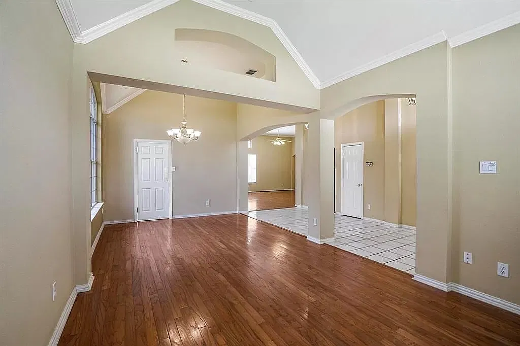 4 bed, 2804 sqft, $3,100 — Photo 3
