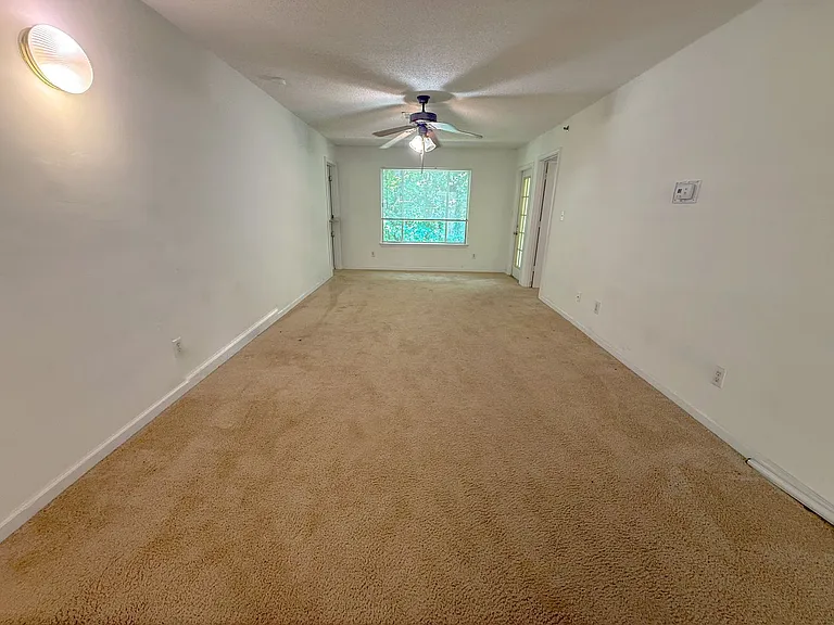 1500-303 Graduate Ln — Photo 4