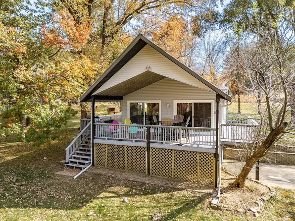 S1297 Summit Point Dr, La Valle, WI 53941