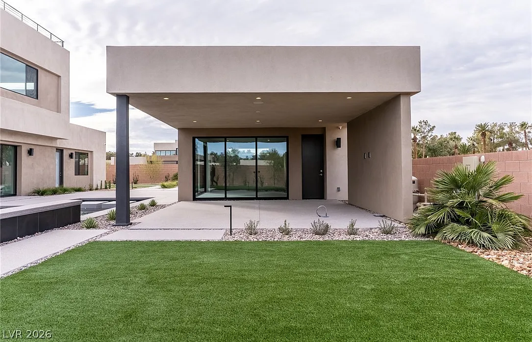 6 bed, 7.5 bath, 7012 sqft, $17,000 — Photo 3