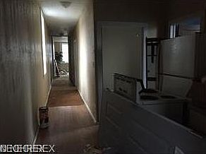 2nd image of 111 Nassau St W