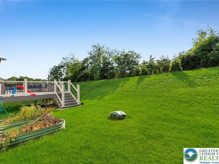 5044 Bellflower Dr — Photo 10