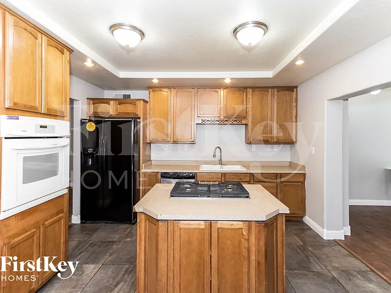 1692 S Capistrano Ave — Photo 6