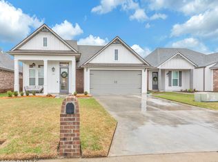 217 Whispering Meadows Rd, Broussard, LA 70518