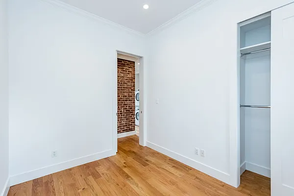 Rented by Nooklyn NYC LLC | media 58