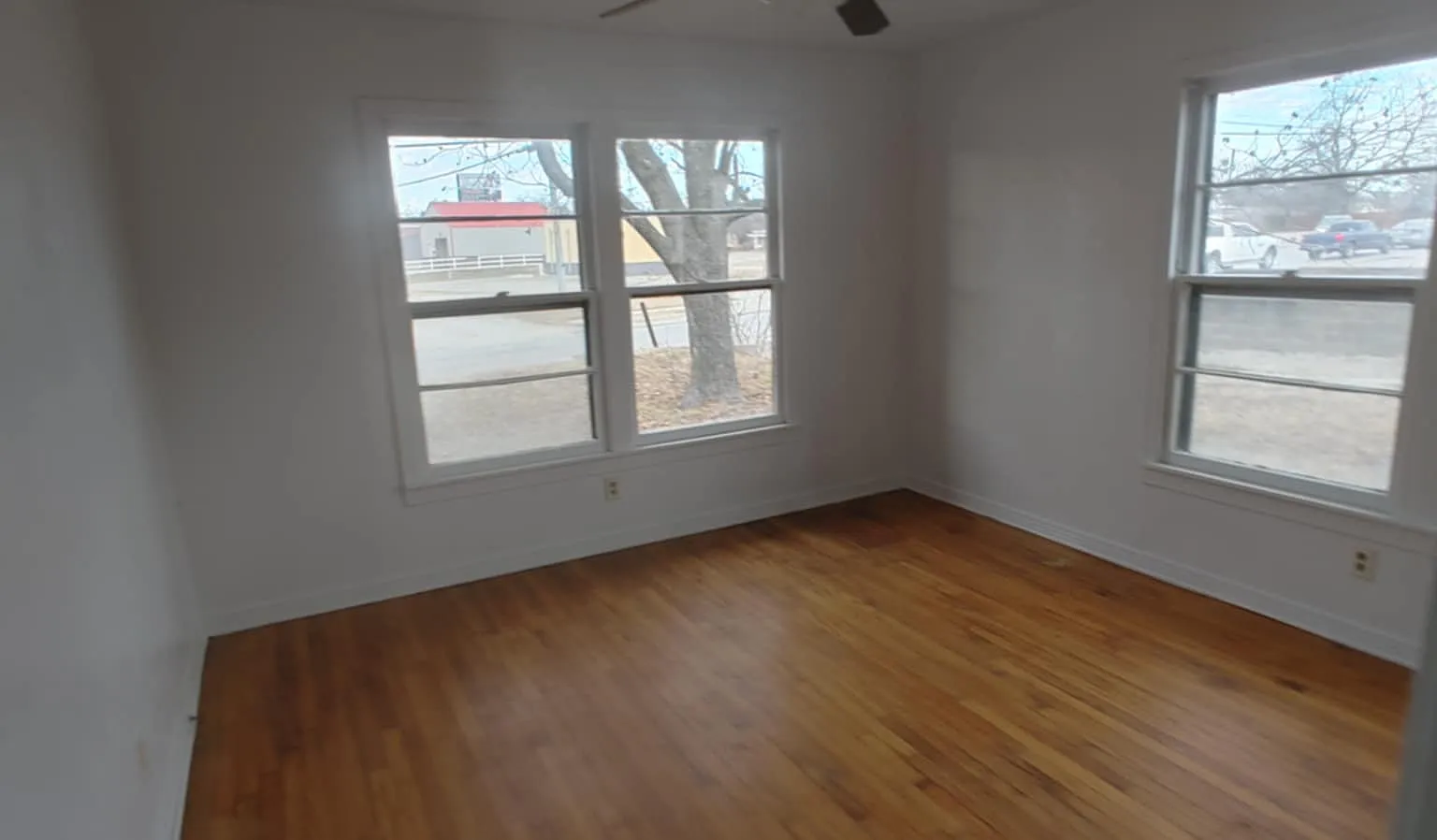 3 bed, 1309 sqft, $1,199 — Photo 2