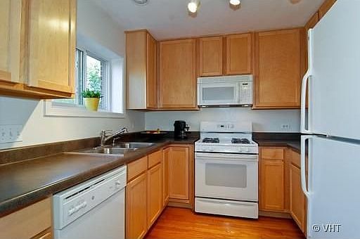 3rd image of 2931 W Summerdale Ave APT 2