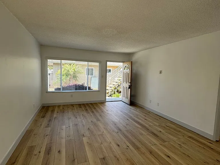 3720 Emerald St — Photo 37