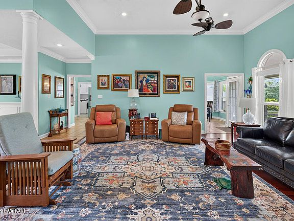 5th image of 3 Ridgefield Pl