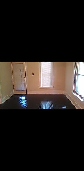 1st image of 748 Superior St