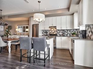 70 Plains Rd W #23, Burlington, ON L7T 0B6
