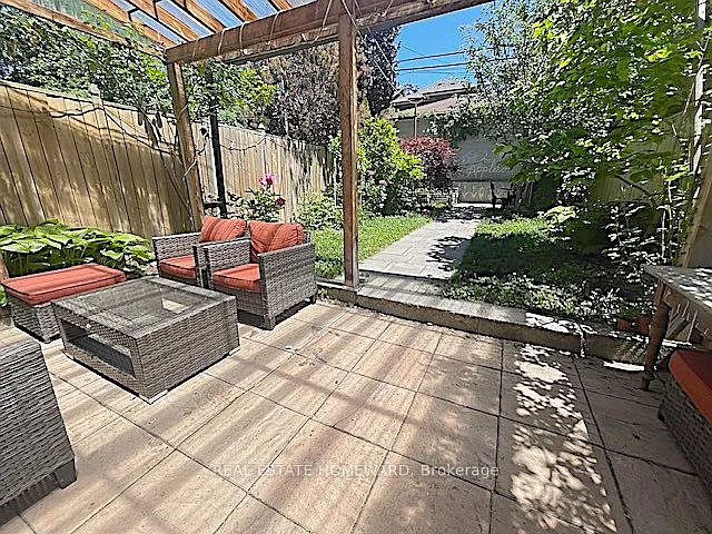 29 Appleton Ave — Photo 47