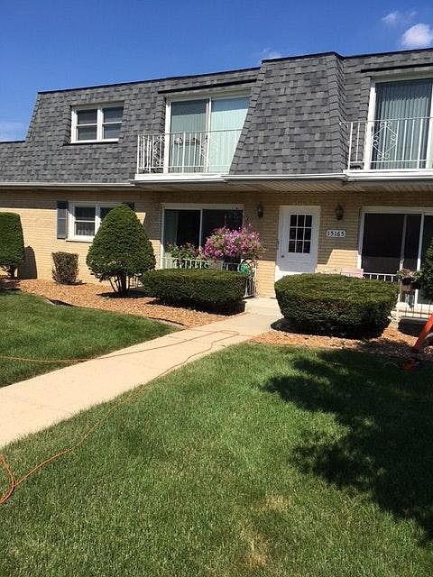 well maintained 4 unit building