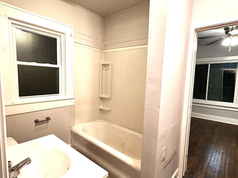 2114 N Elm St — Photo 18