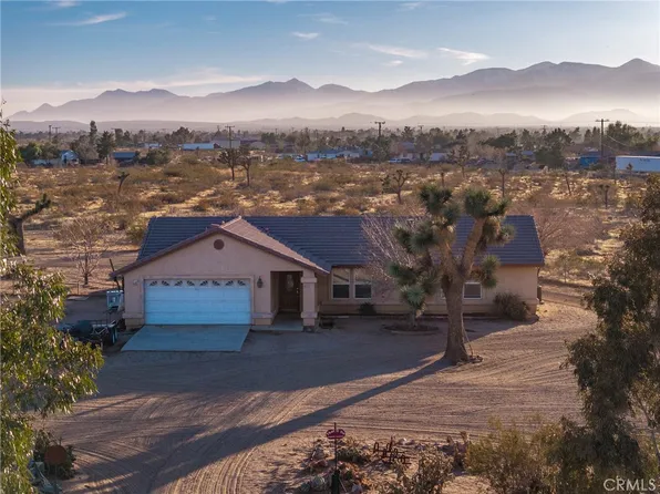 10375 Olivine Rd, Phelan, CA 92392