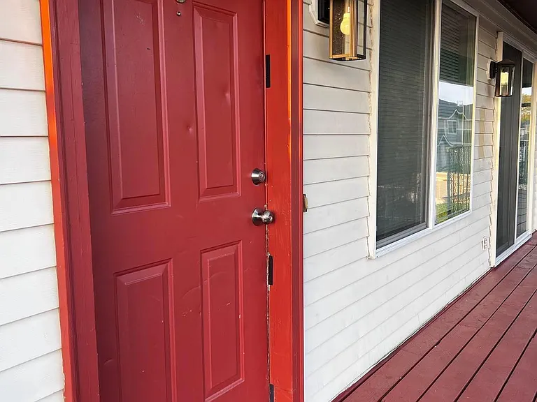 8208 NE 13th Ave #A6 — Photo 1