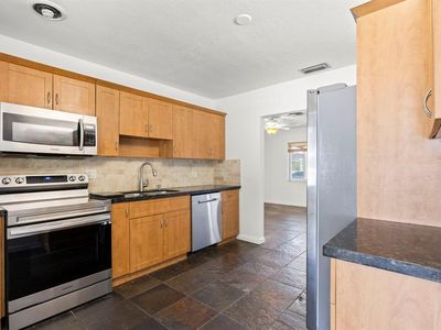 411 NE 45th St, Oakland Park, FL, 33334