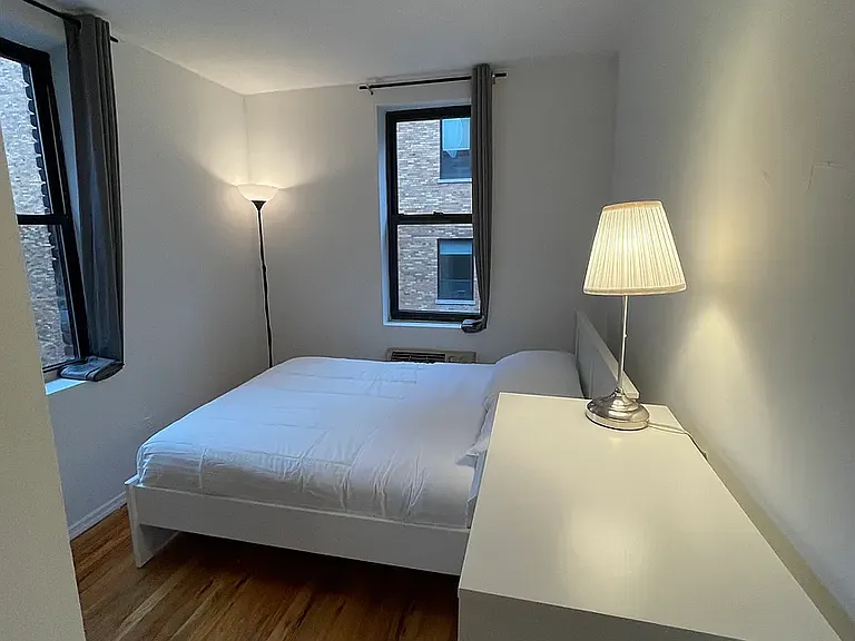 407 W 51st St #3E — Photo 3