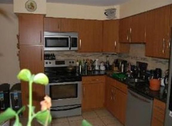 4th image of 8230 Elmwood St