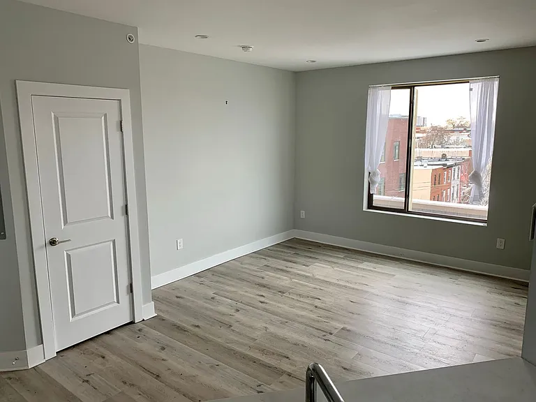 Ridge Ave 1540 — Photo 3