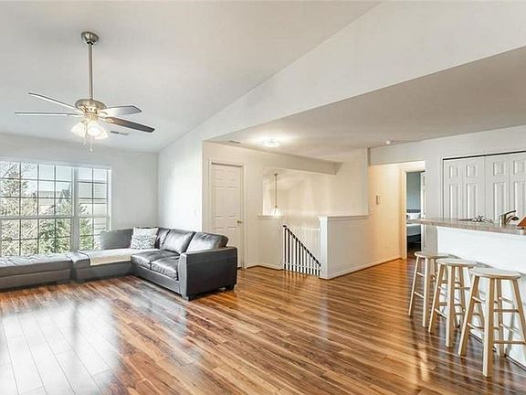 5th image of 30208 Chesapeake Cir