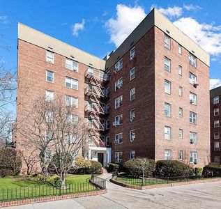3449 81st St #3H, Flushing, NY, 11372